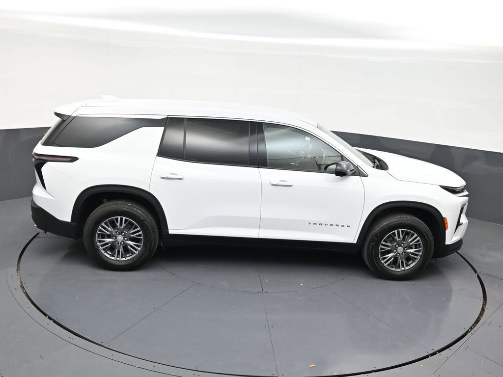 2024 Chevrolet Traverse LS