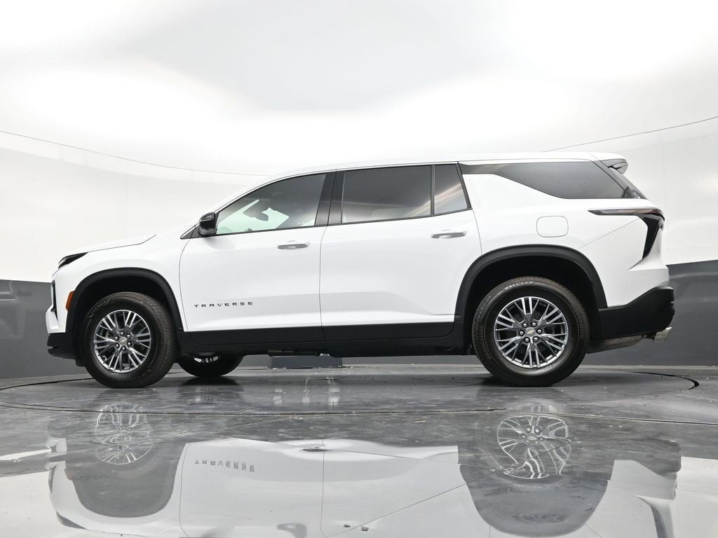 2024 Chevrolet Traverse LS