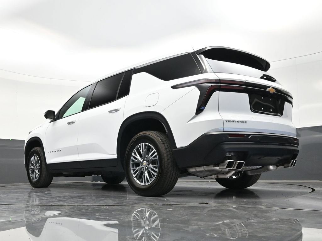 2024 Chevrolet Traverse LS