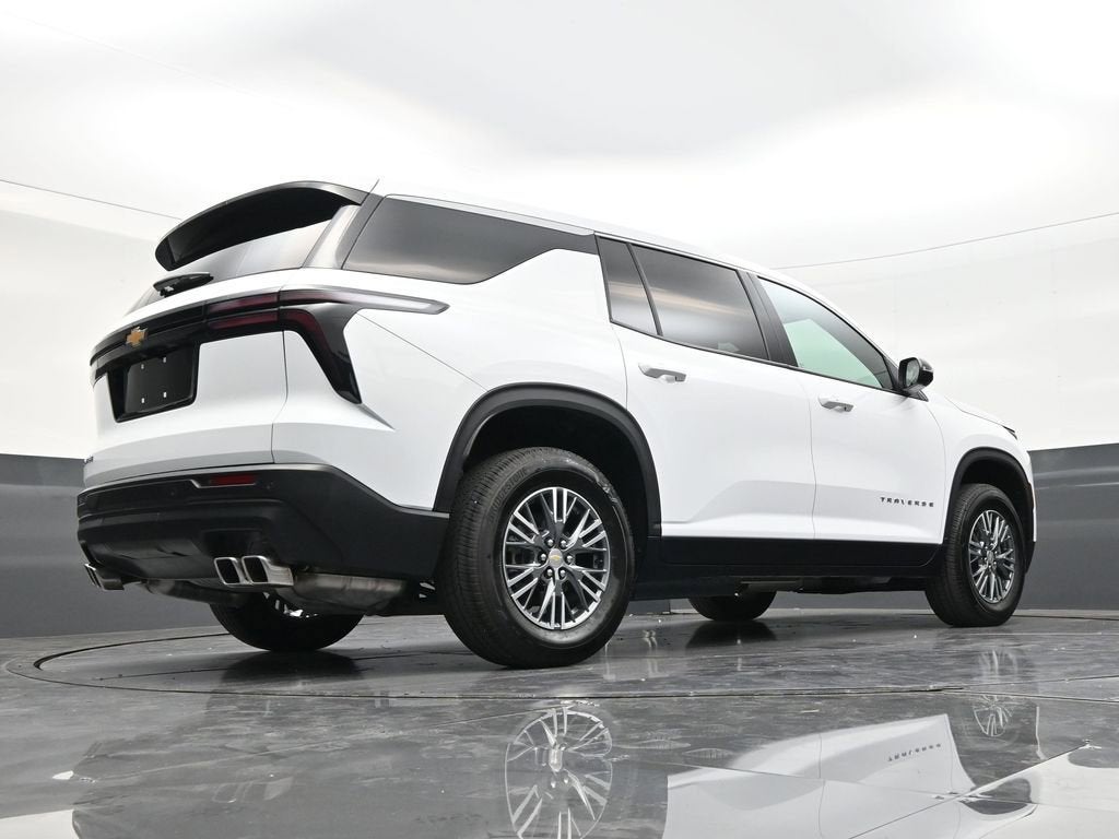 2024 Chevrolet Traverse LS