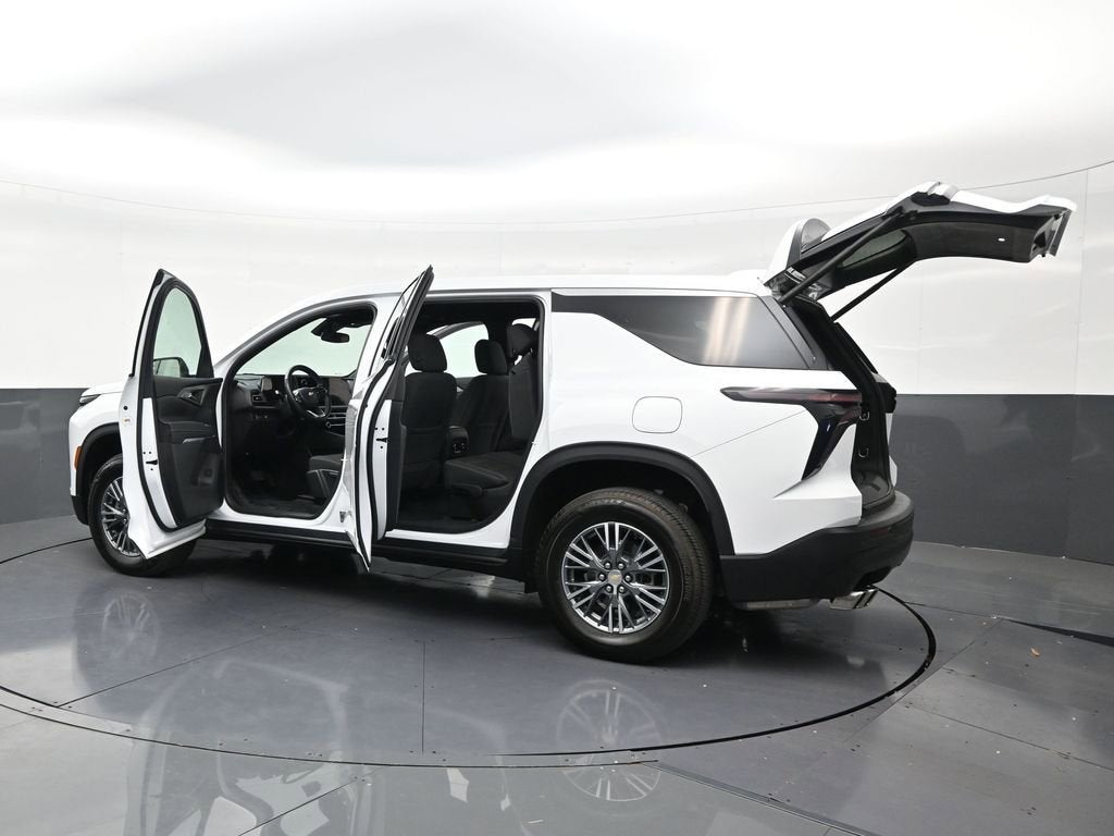 2024 Chevrolet Traverse LS