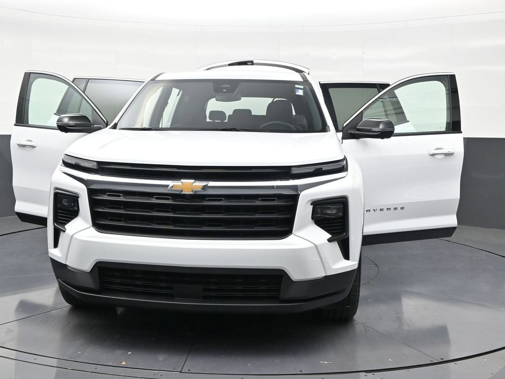 2024 Chevrolet Traverse LS