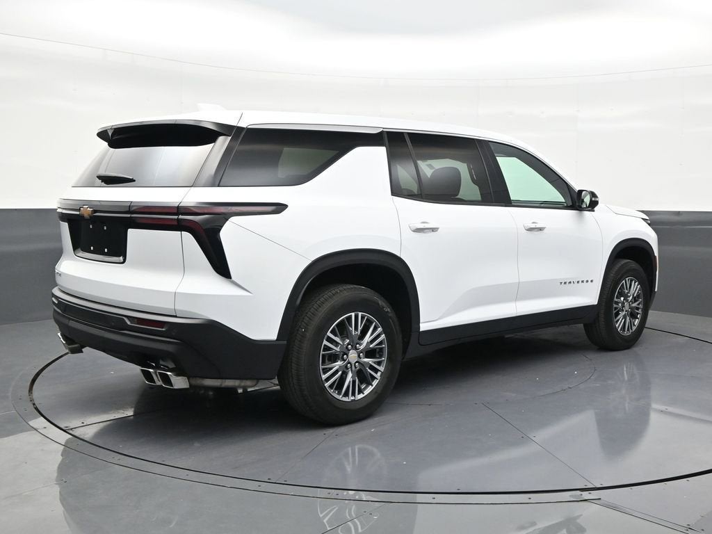 2024 Chevrolet Traverse LS
