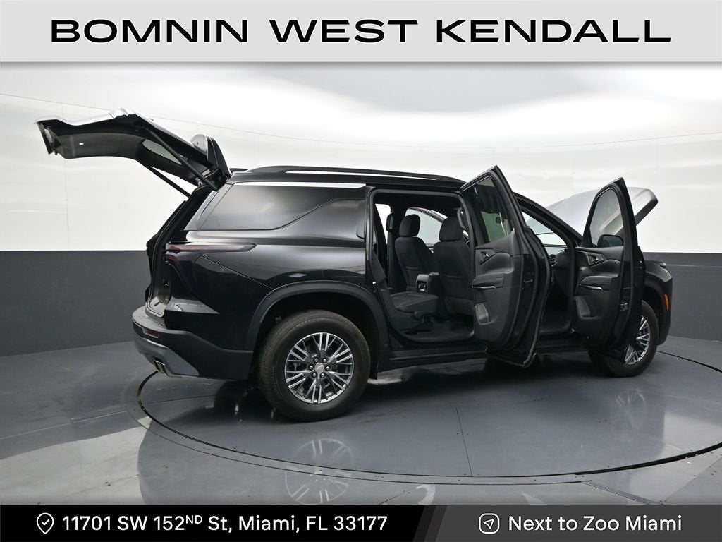 2025 Chevrolet Traverse LT