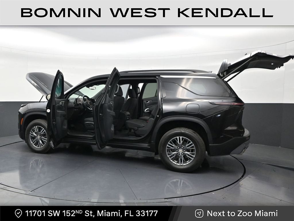 2025 Chevrolet Traverse LT