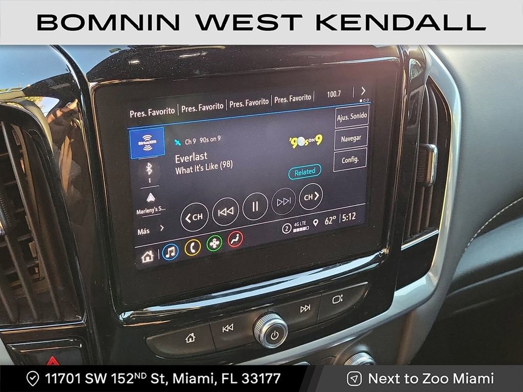 2022 Chevrolet Traverse LT Leather