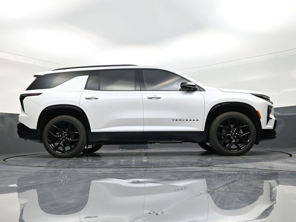 2025 Chevrolet Traverse RS