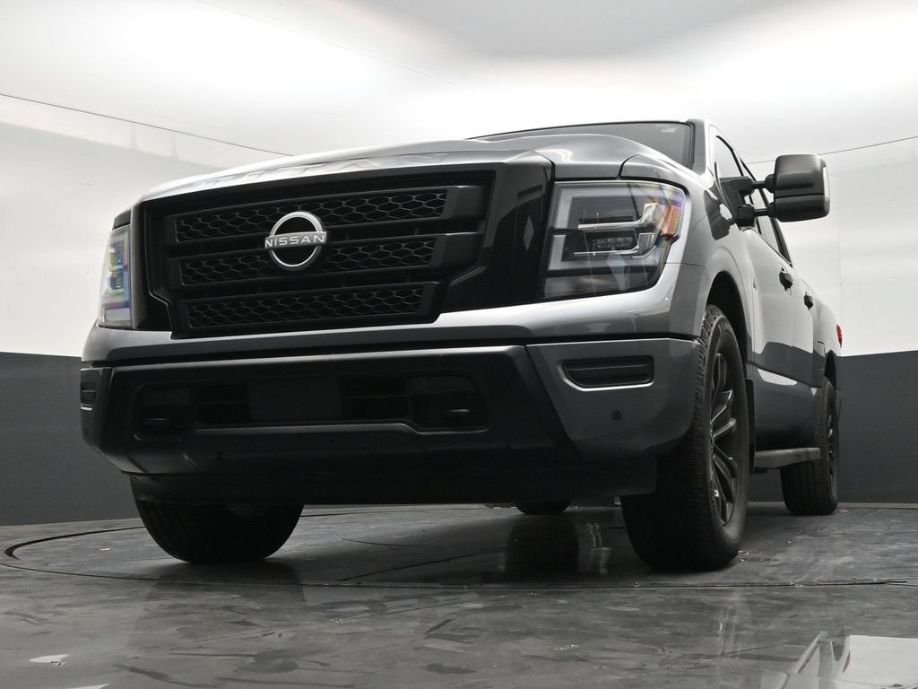 2023 Nissan TITAN Crew Cab SV 4x4