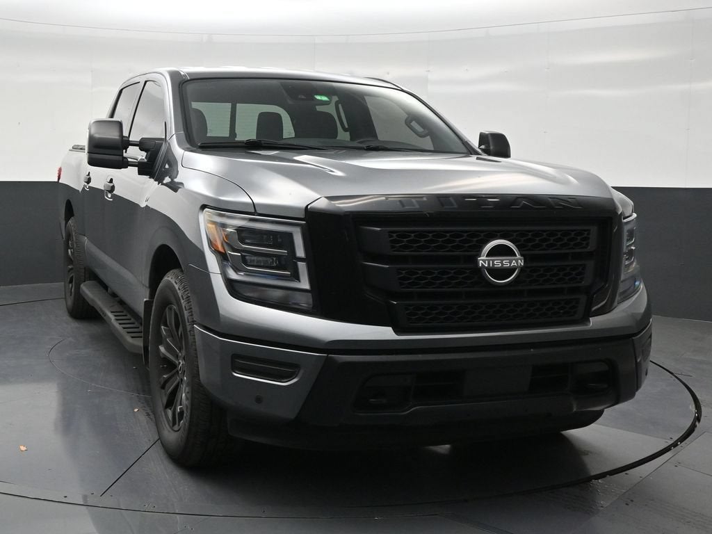 2023 Nissan TITAN Crew Cab SV 4x4