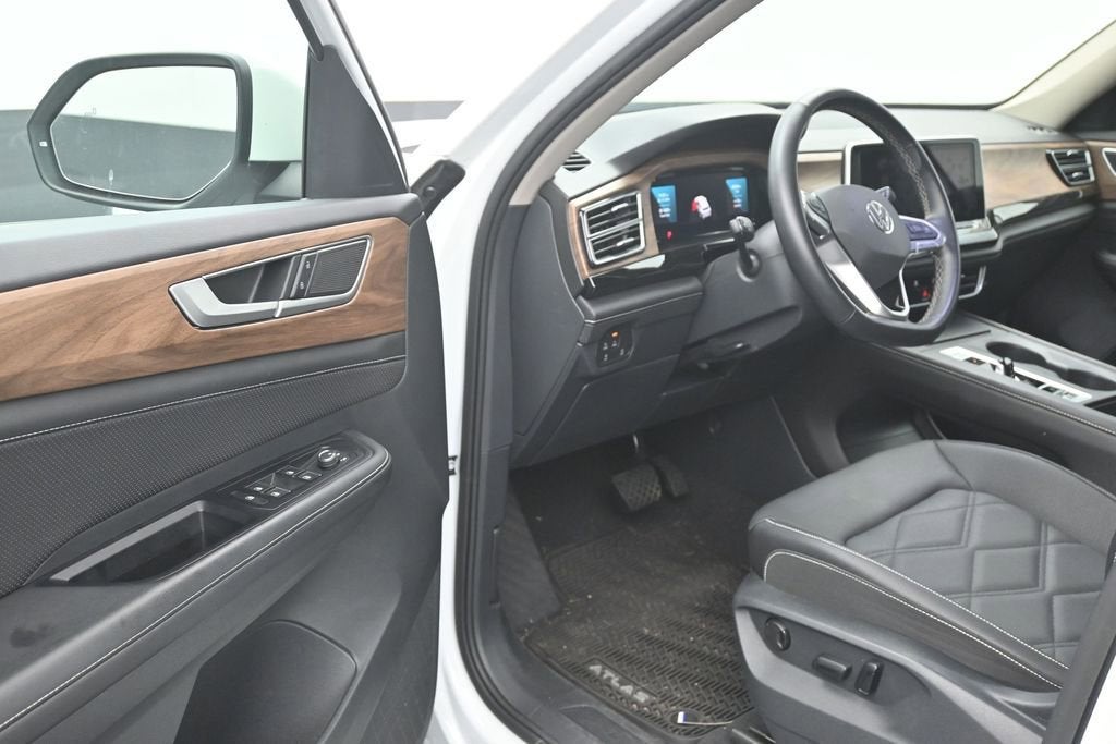 2025 Volkswagen Atlas 2.0T SE