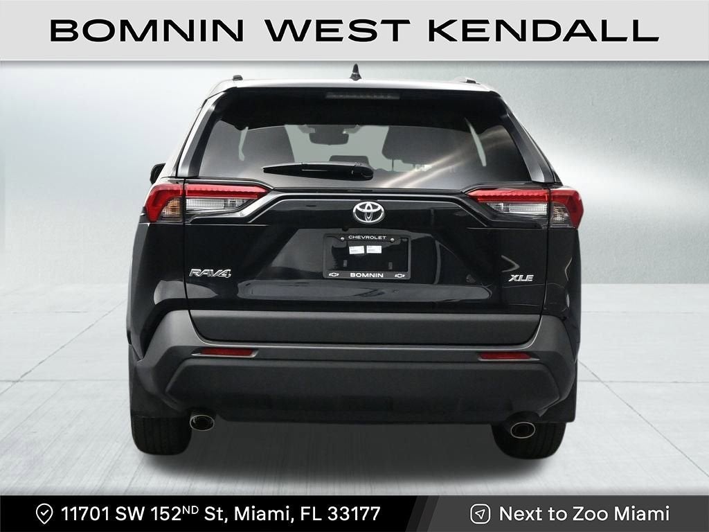 2025 Toyota RAV4 XLE