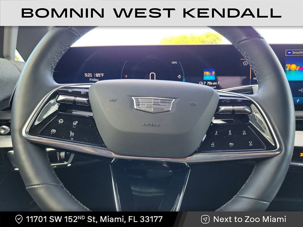 2025 Cadillac OPTIQ Luxury 1