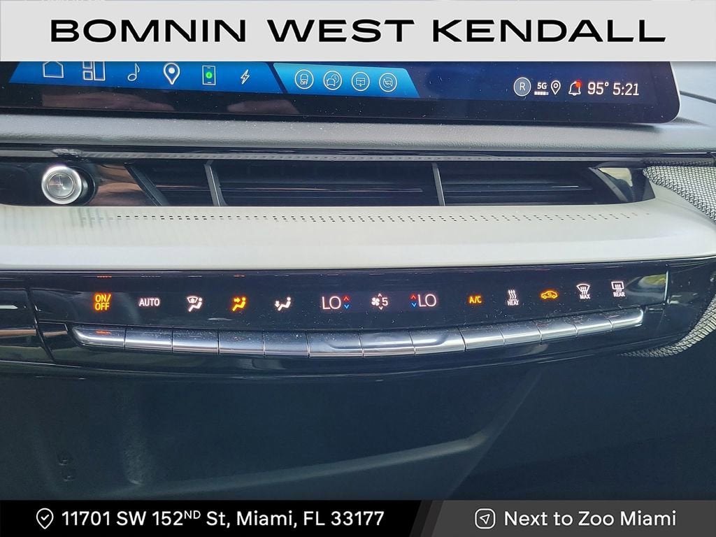 2025 Cadillac OPTIQ Luxury 1