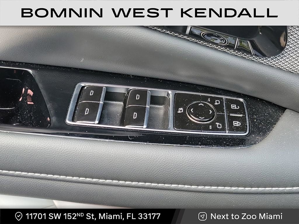 2025 Cadillac OPTIQ Luxury 1