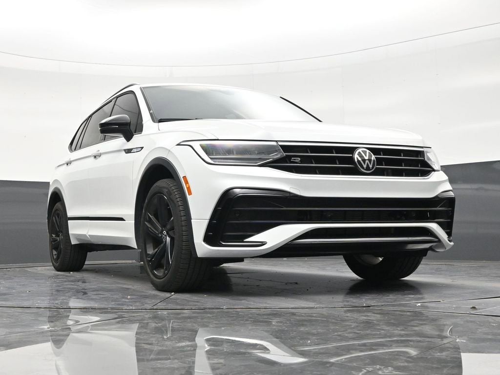 2024 Volkswagen Tiguan SE R-Line Black