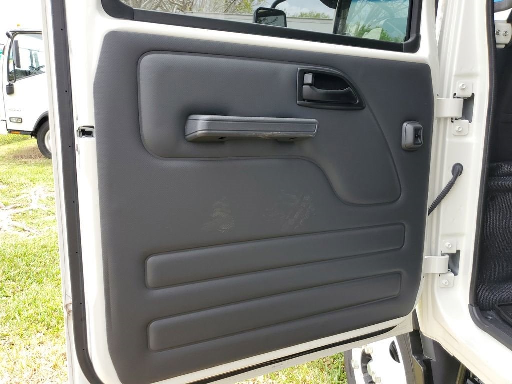 2025 Chevrolet Low Cab Forward 4500 HG Base