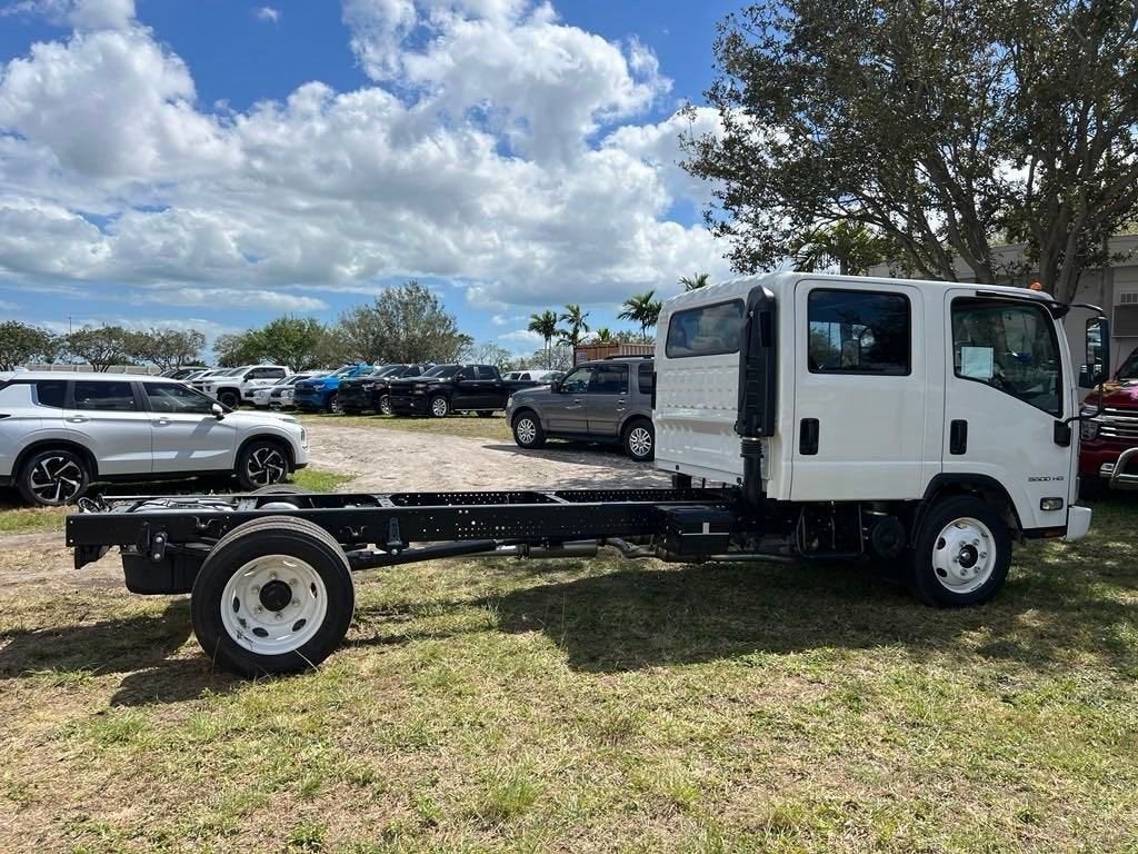 2024 Chevrolet Low Cab Forward 5500 HG 1WT