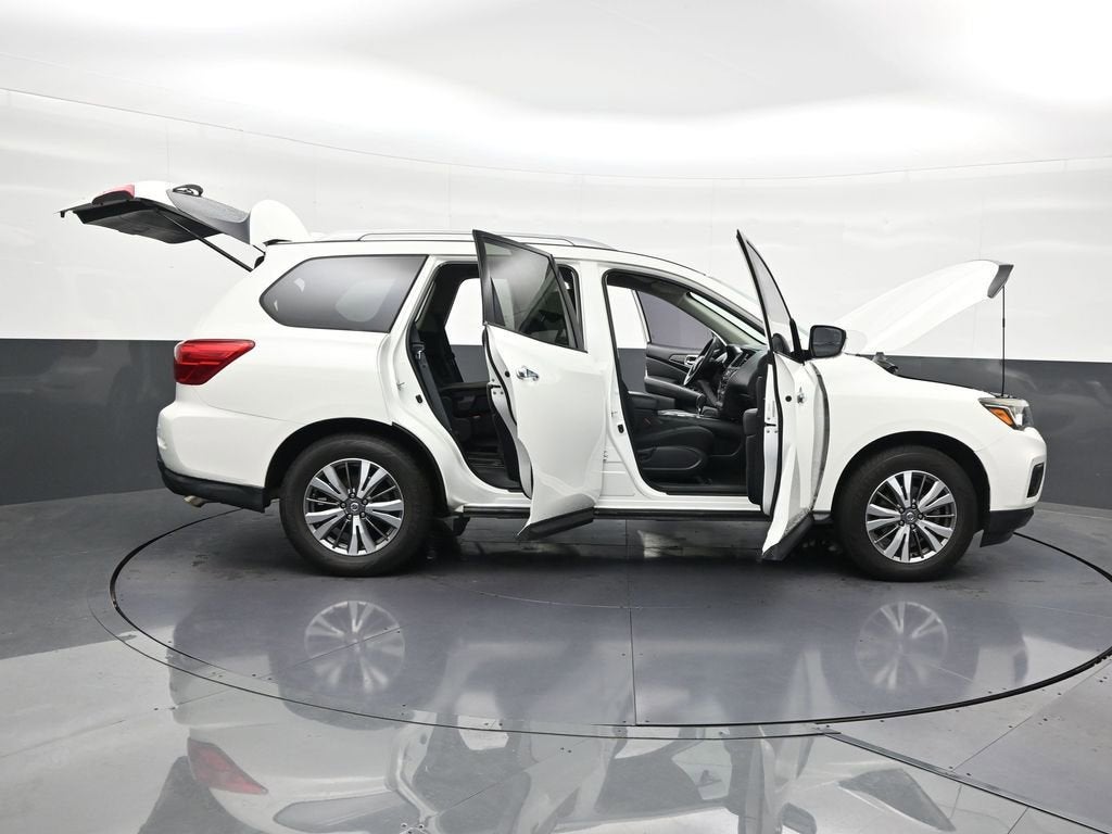 2020 Nissan Pathfinder SV