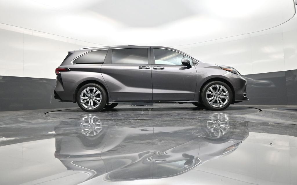 2024 Toyota Sienna Platinum