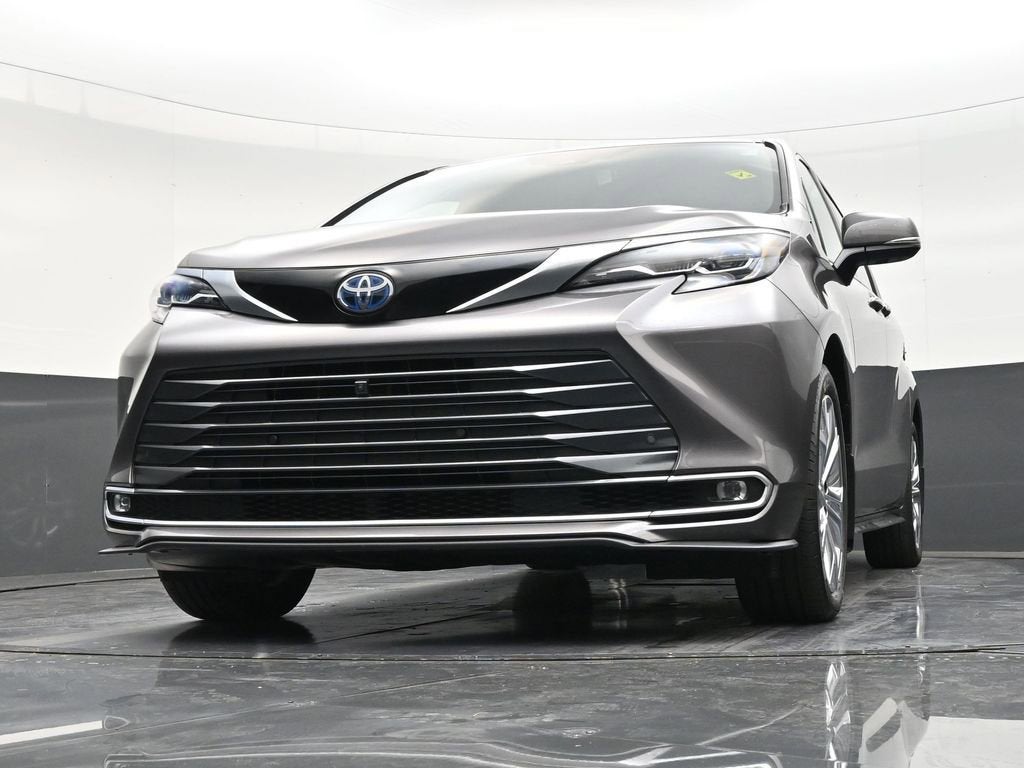 2024 Toyota Sienna Platinum