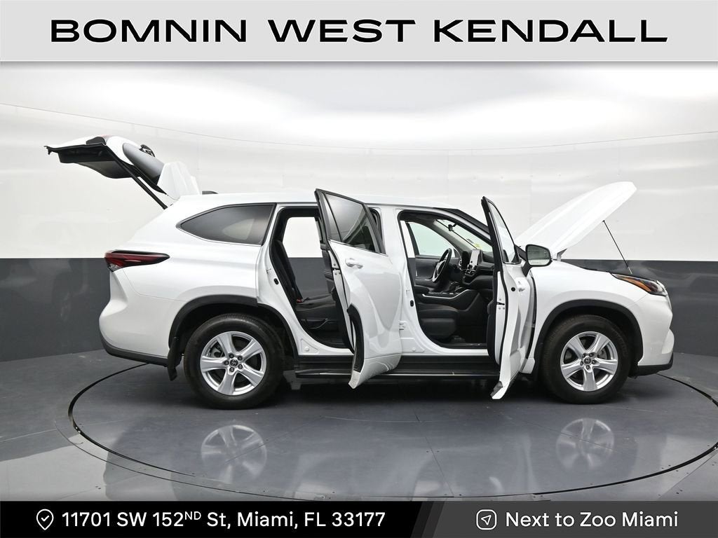 2025 Toyota Highlander LE