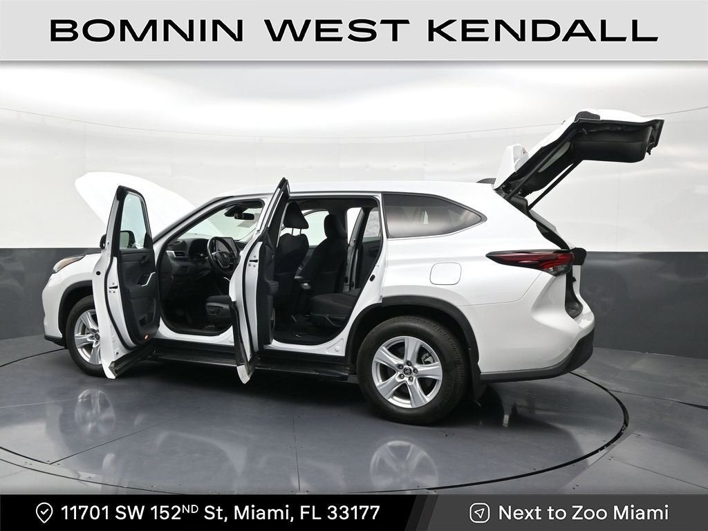 2025 Toyota Highlander LE