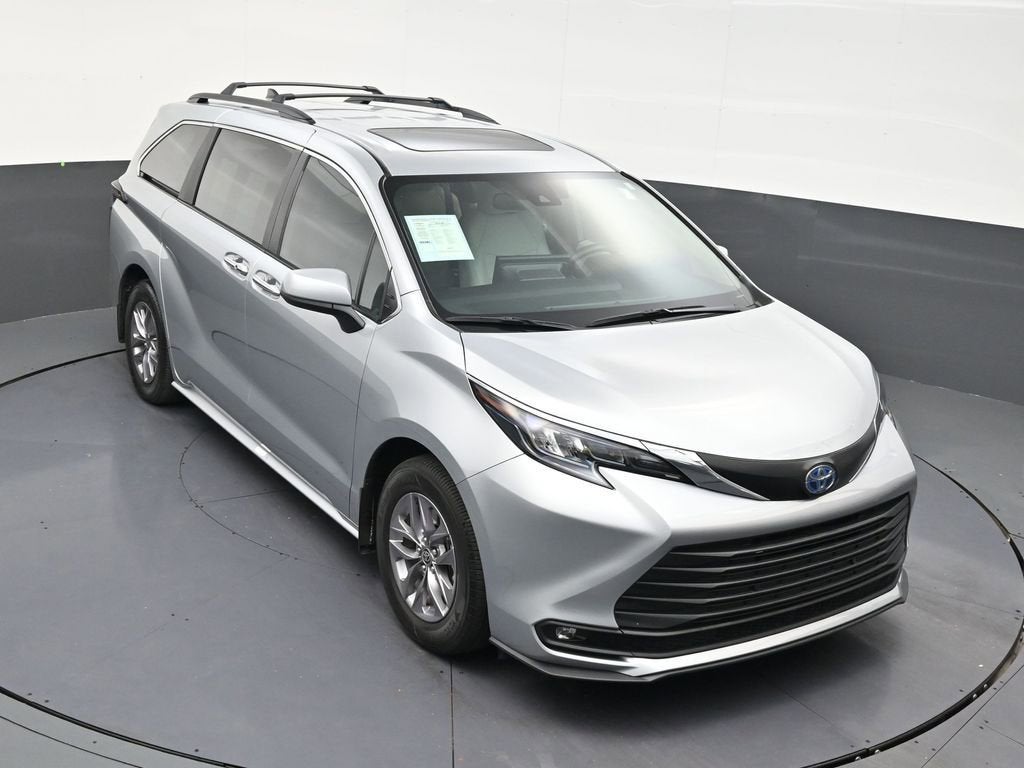 2025 Toyota Sienna XLE