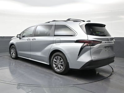 2025 Toyota Sienna XLE