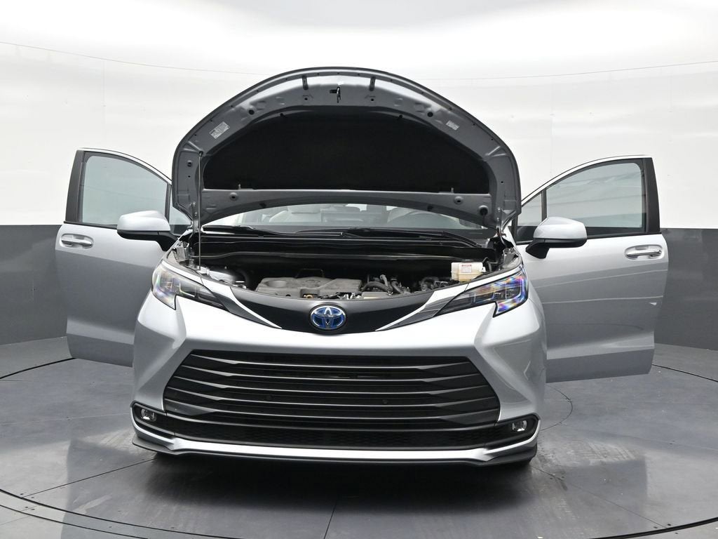 2025 Toyota Sienna XLE