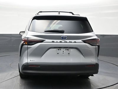 2025 Toyota Sienna XLE