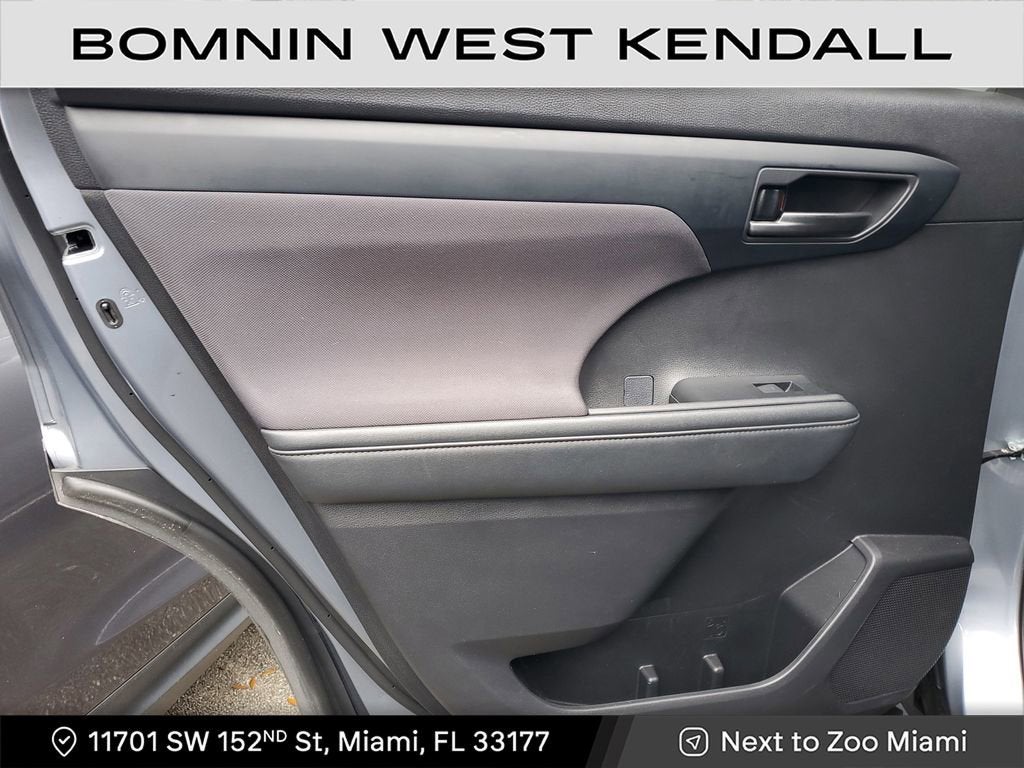 2022 Toyota Highlander LE