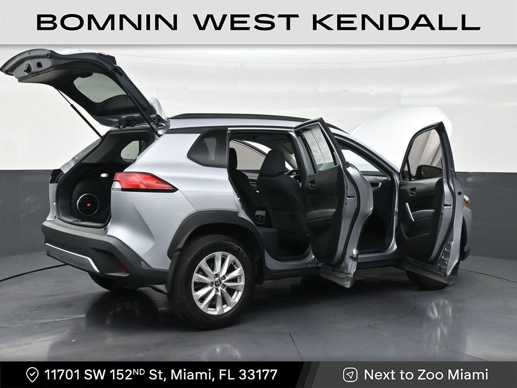 2024 Toyota Corolla Cross LE