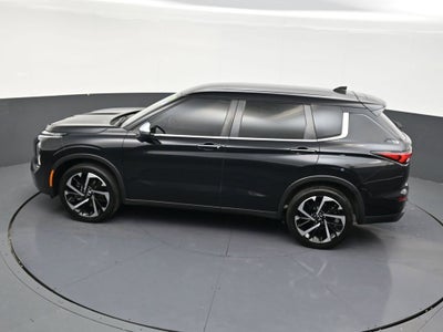 2022 Mitsubishi Outlander ES