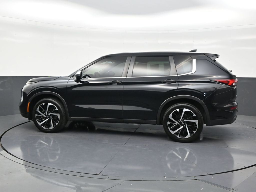 2022 Mitsubishi Outlander ES