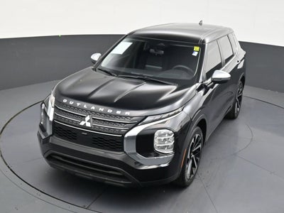 2022 Mitsubishi Outlander ES