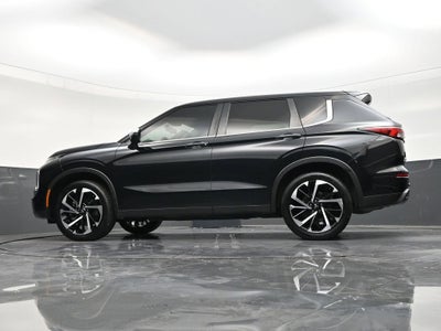 2022 Mitsubishi Outlander ES