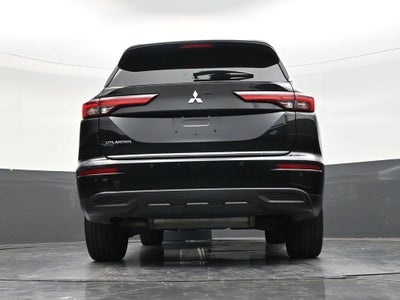 2022 Mitsubishi Outlander ES