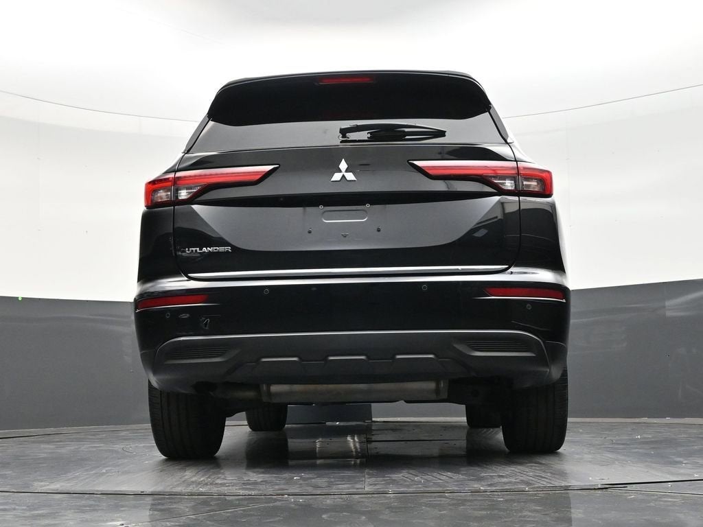 2022 Mitsubishi Outlander ES