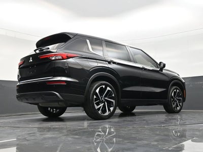 2022 Mitsubishi Outlander ES