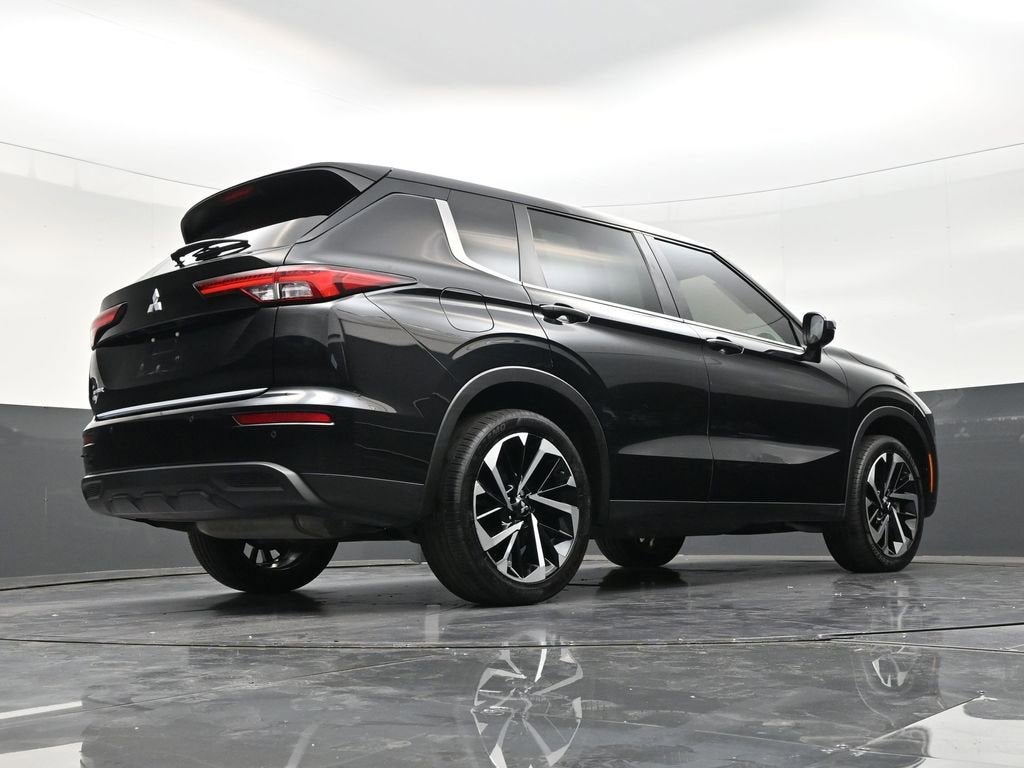 2022 Mitsubishi Outlander ES