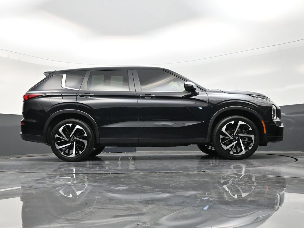 2022 Mitsubishi Outlander ES