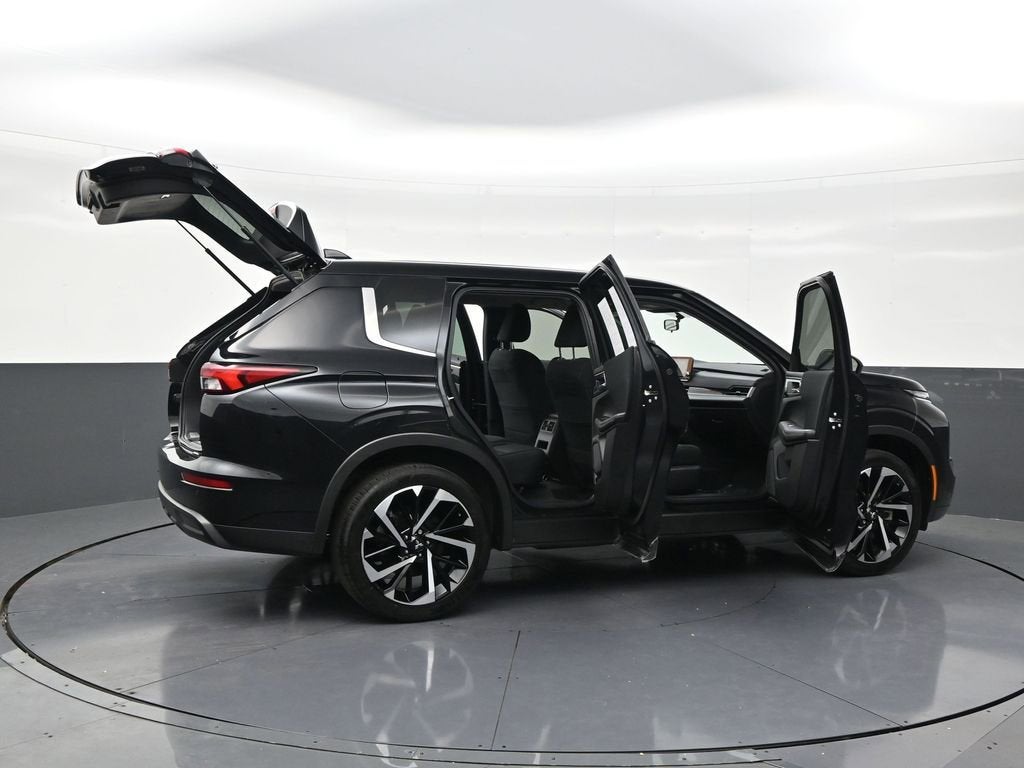 2022 Mitsubishi Outlander ES
