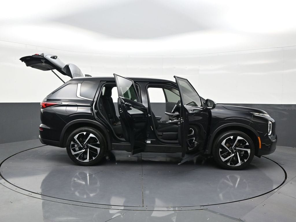 2022 Mitsubishi Outlander ES