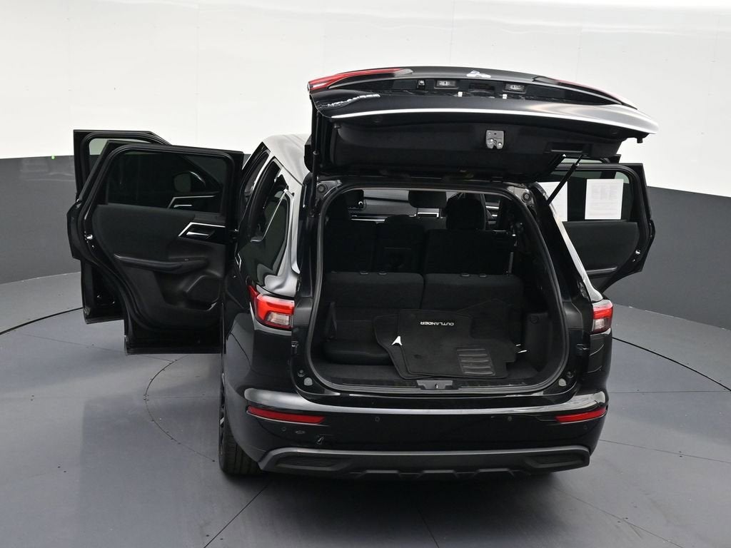 2022 Mitsubishi Outlander ES
