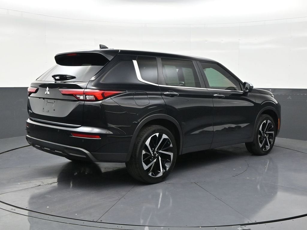 2022 Mitsubishi Outlander ES