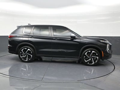 2022 Mitsubishi Outlander ES