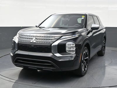 2022 Mitsubishi Outlander ES