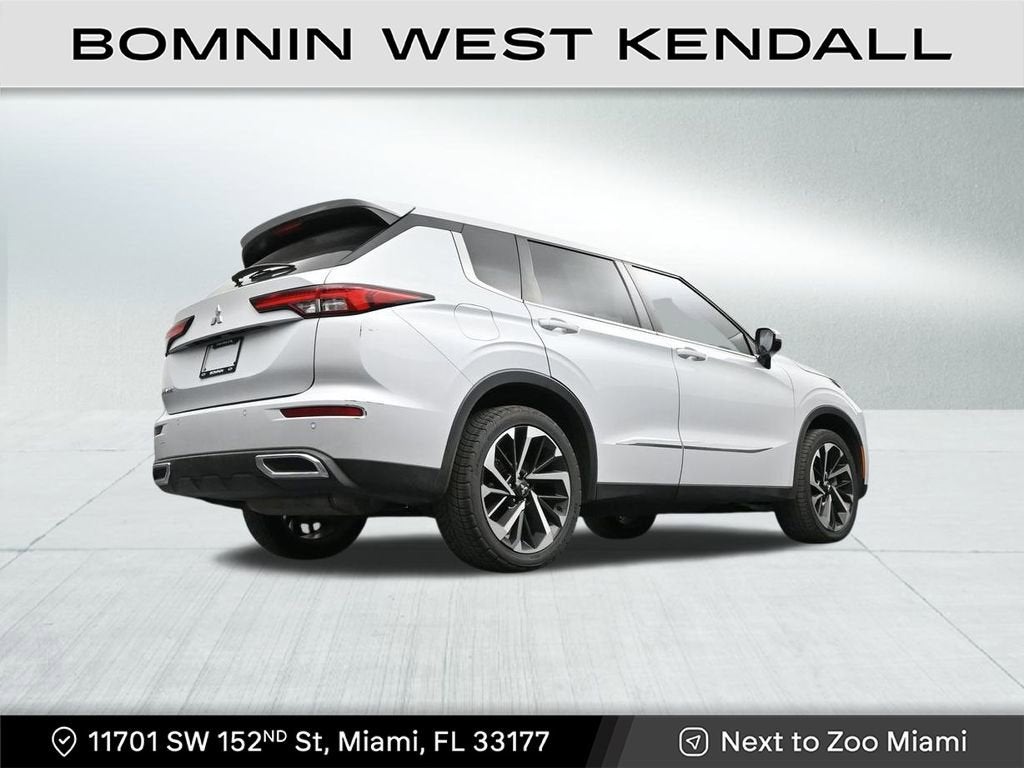 2022 Mitsubishi Outlander ES