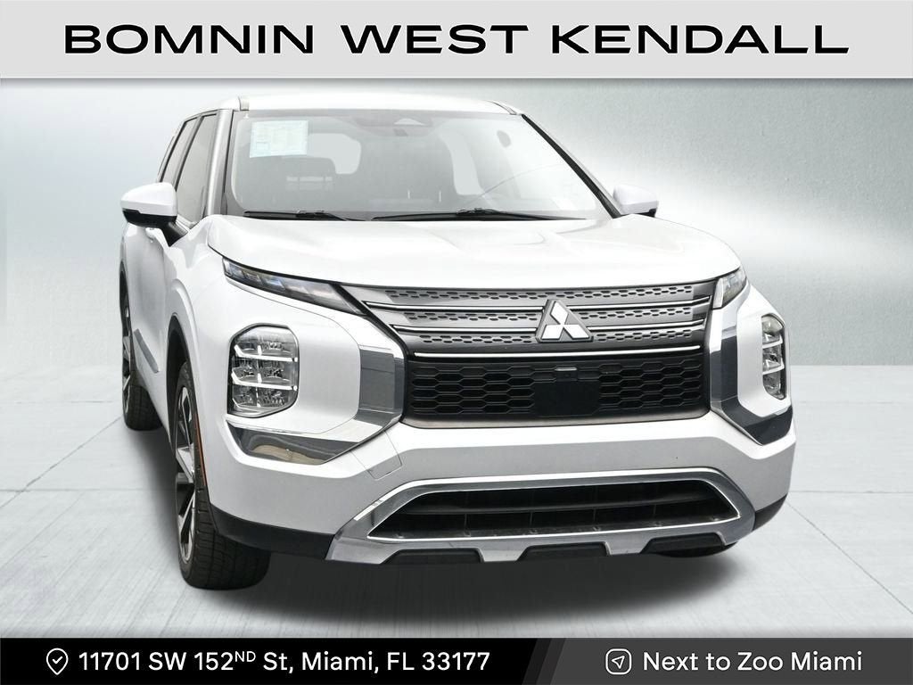 2022 Mitsubishi Outlander ES