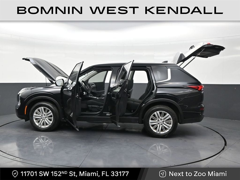 2024 Mitsubishi Outlander ES